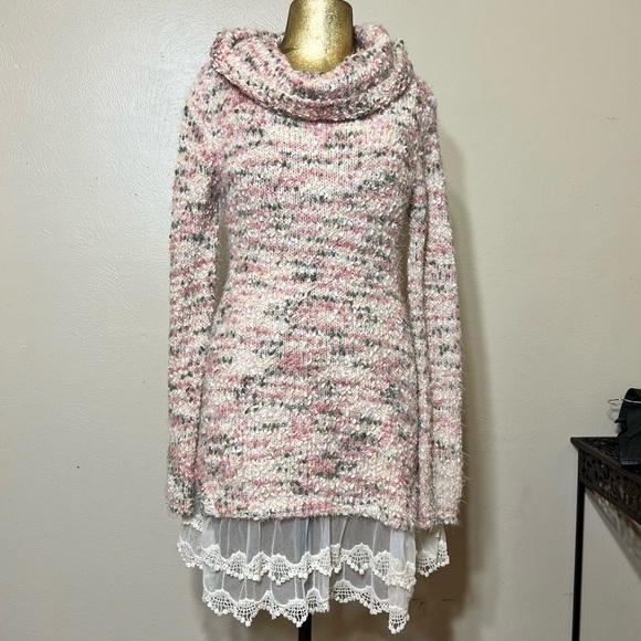 RYU ANTHROPOLOGIE BRAND Small/Medium acrylic blend knit and lace sweater dress - Picture 2 of 15